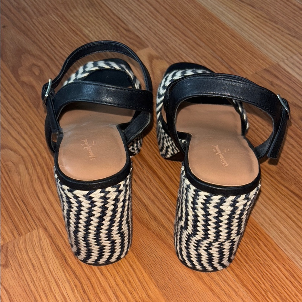 Universal Thread Navy And White Platform Shoes - image 4